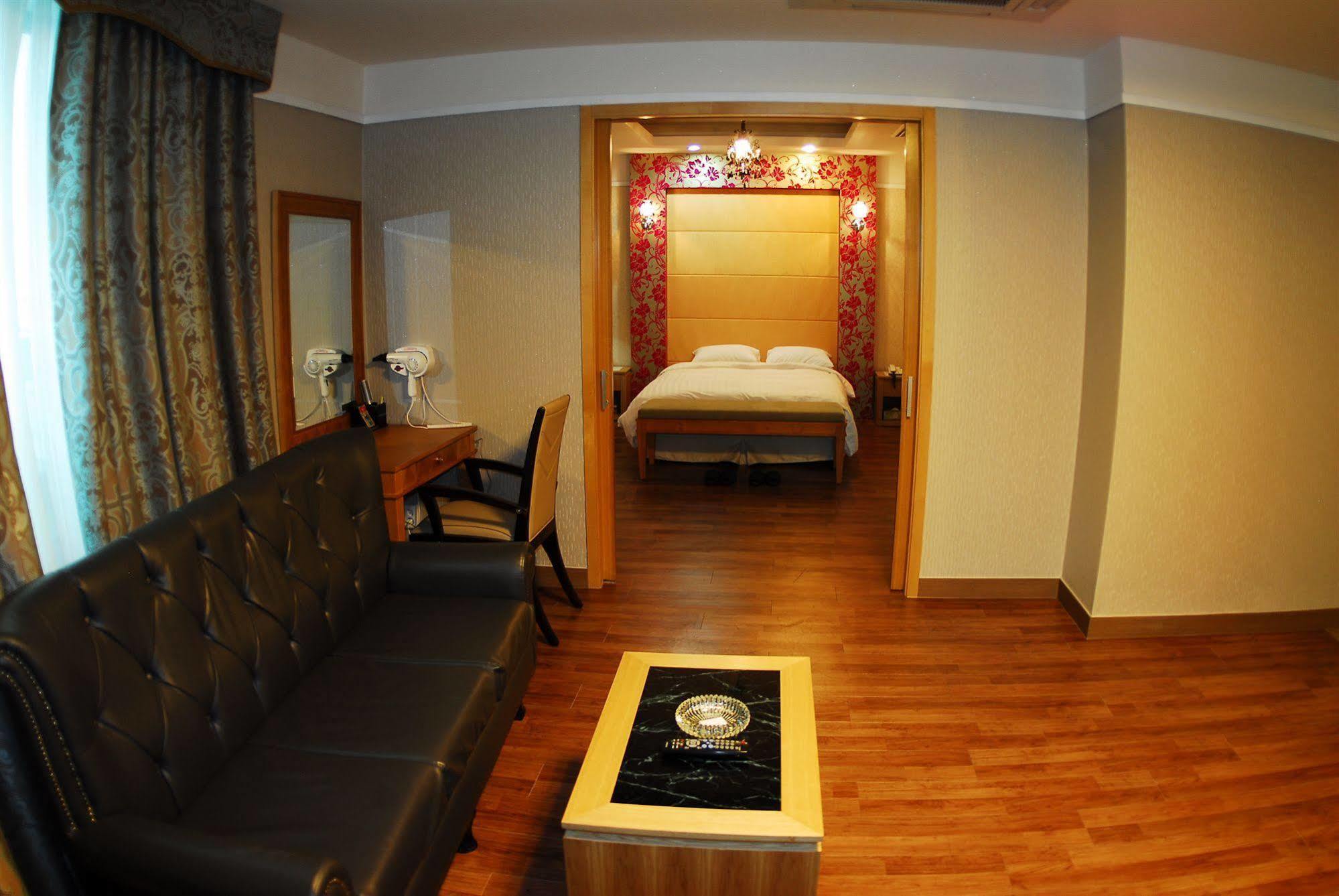 Tae Pyeong Yang Hotel Ansan Exterior photo
